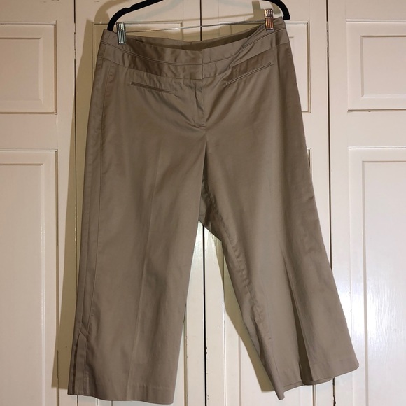 Lane Bryant Khaki Capri Side Slit - Picture 2 of 8